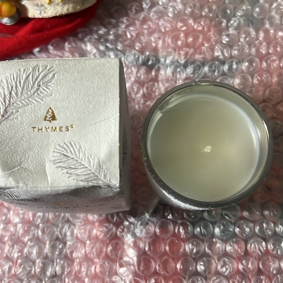 Thymes Frasier Fir Flocked Jar Candles – Scented Candles for Home with Notes - Picture 6 of 7